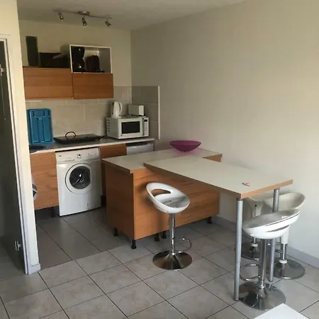 Fully Equipped Studio Near Geneva Apartment